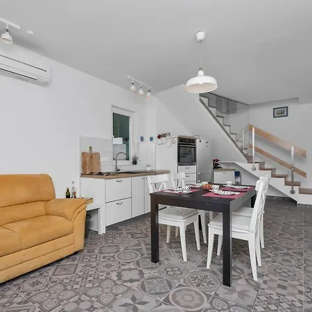 Holiday home Luka *
